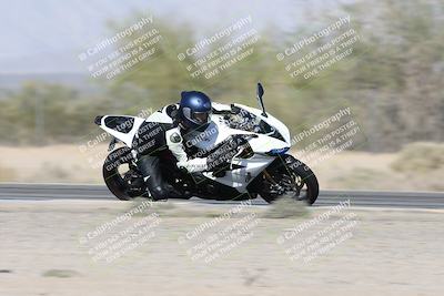 media/Dec-01-2025-Moto Forza (Mon) [[2daa91e15f]]/3-Beginner Group/Session 2 (Turn 7 Inside Pans)/